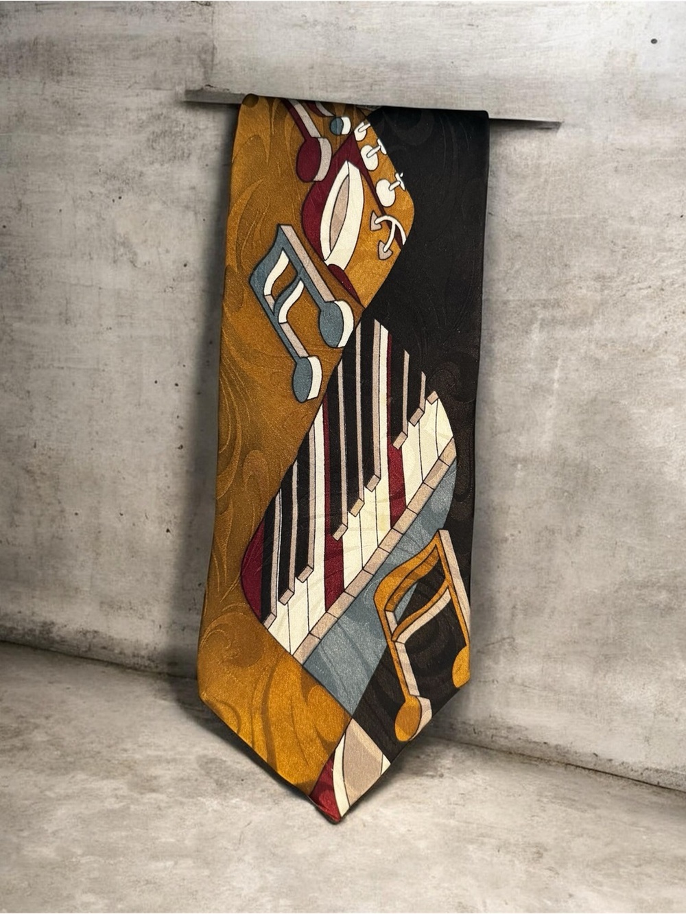 Chez Roffé New York Gold and Black Silk Necktie